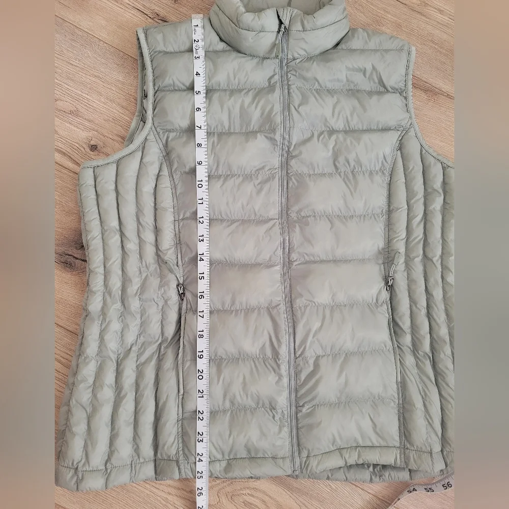 32 Degrees Women's Light Gray Puffer Vest - Picture 5 of 7